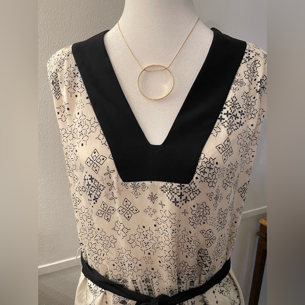 Anthropologie HD in Paris Dress in cream & black size 4 V-neck with tie